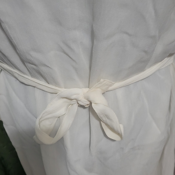 Beautiful Cream Dress - Picture 2 of 5